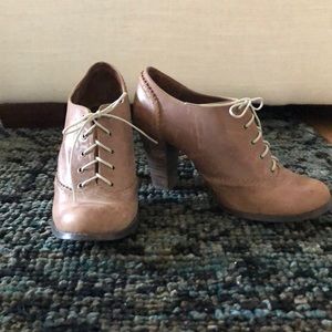 Kimchi Blue heeled oxfords